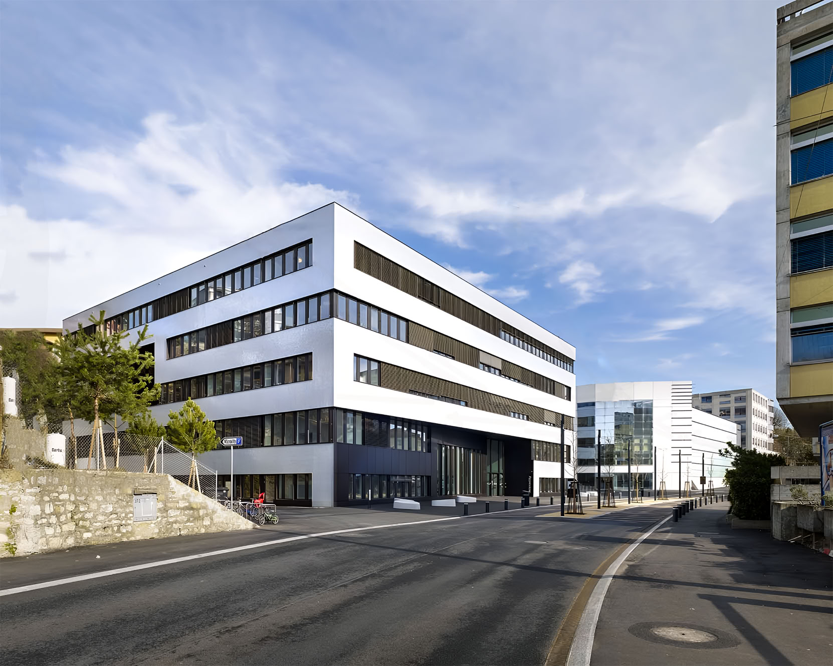 Collègues Réunies à L'intérieur De La Salle De Conférence